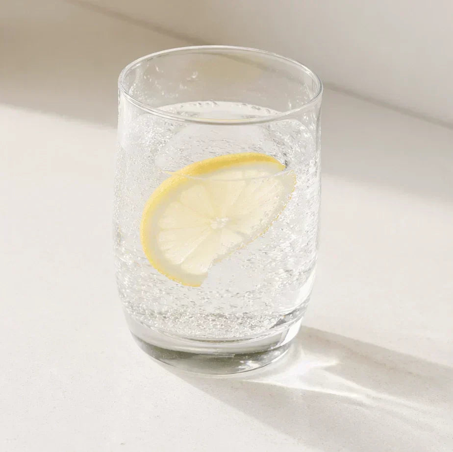 Eau gazeuse maison : est-ce vraiment mieux que l’eau achetée en magasin?