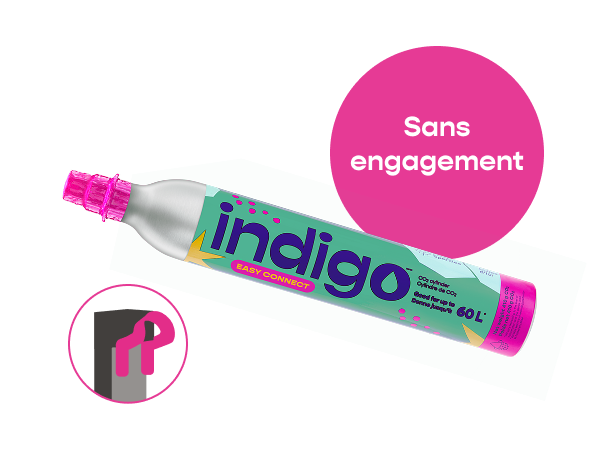 Cylindre de CO₂ de marque Indigo avec embout rose vif, étiquetée “Easy Connect”, placée sur un fond blanc avec un cercle rose portant la mention “Sans engagement”. Un pictogramme rose dans le coin inférieur gauche illustre la compatibilité avec le système de Quick Connect de SodaStream.